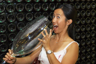 Big glasses make you drink more: poll - Dr Vino's wine blog